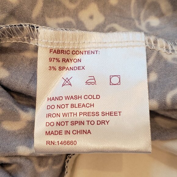 Kimi + Kai Maternity Floral V Neck Blue Dress Size Small - Picture 8 of 9